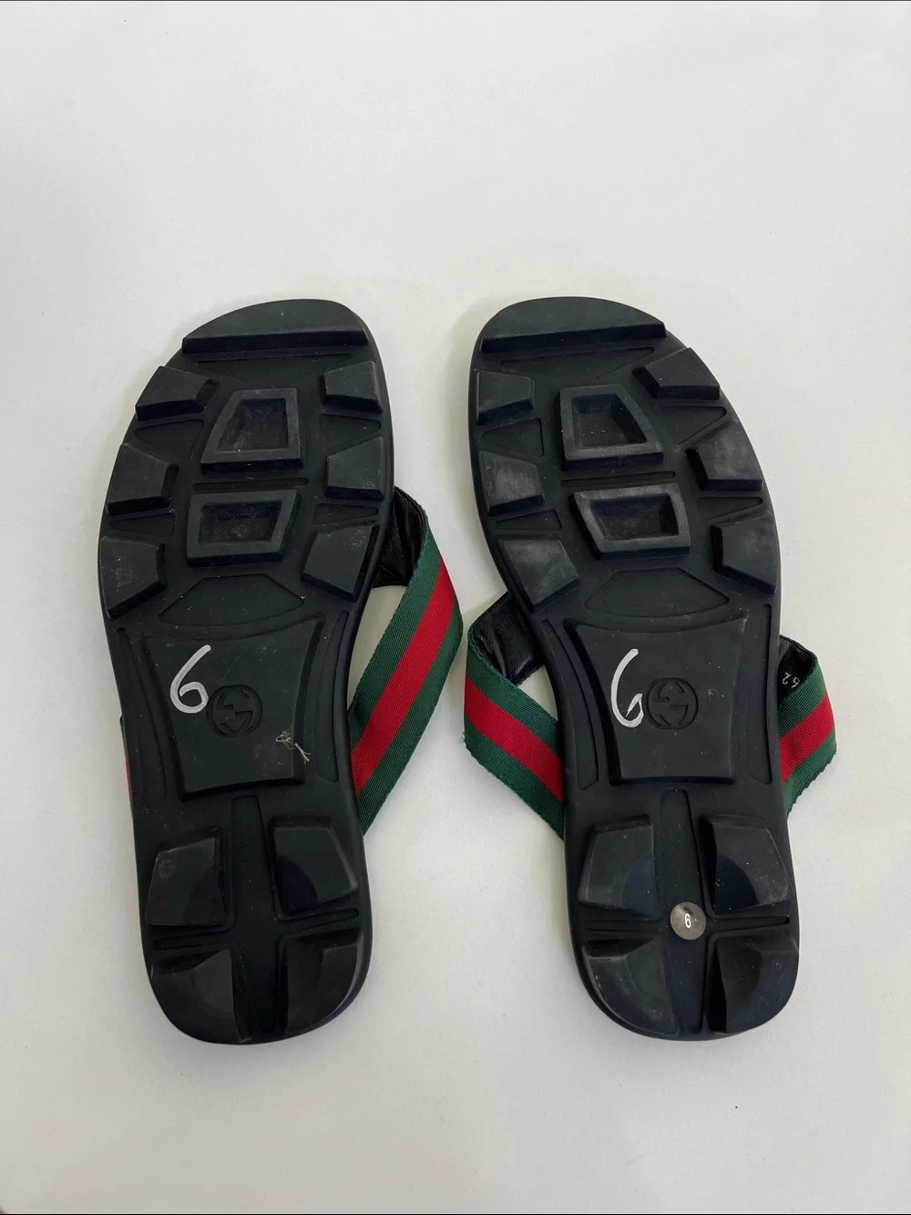 Gucci red and green striped web black leather sandals flip flops men’s 6